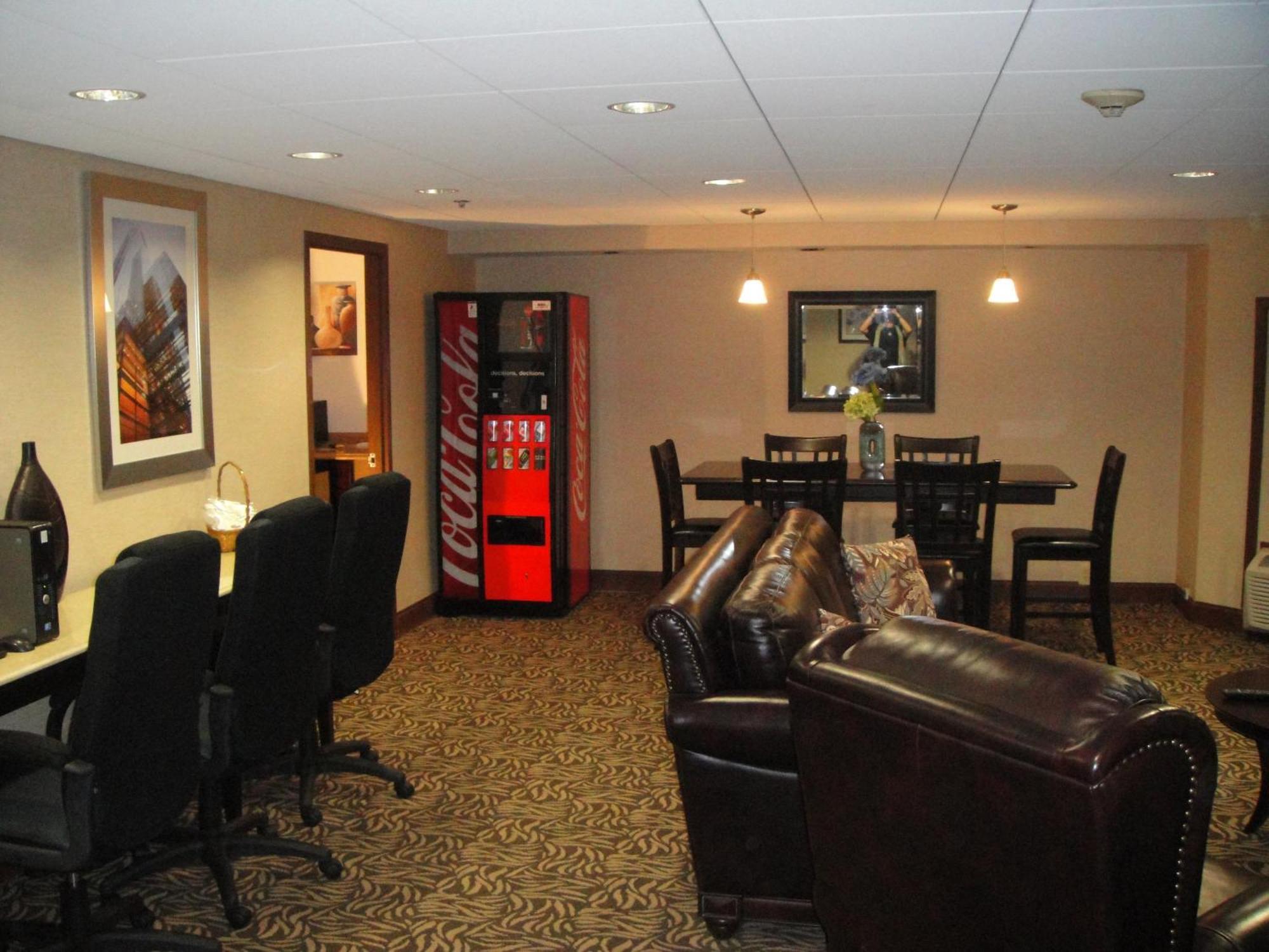Quality Hotel Essington Extérieur photo
