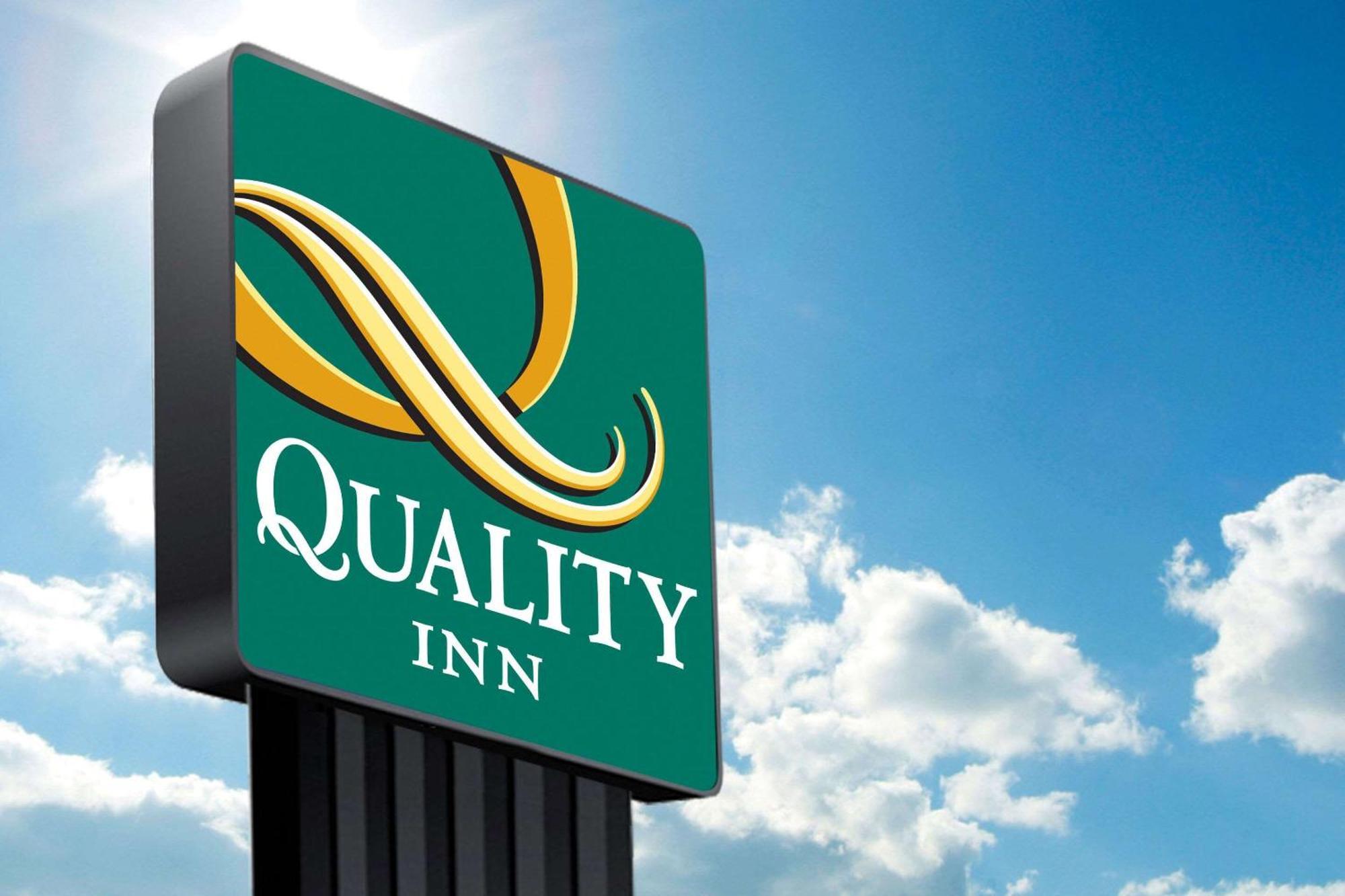 Quality Hotel Essington Extérieur photo