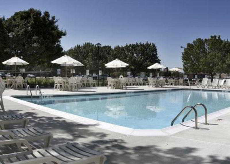 Quality Hotel Essington Extérieur photo